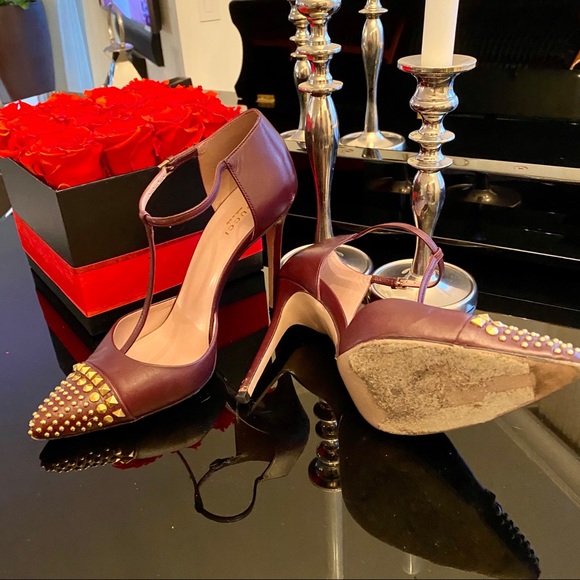 🎉HP🎉 AUTH GUCCI COLINE STUDDED T-STRAP PUMP - Picture 8 of 16